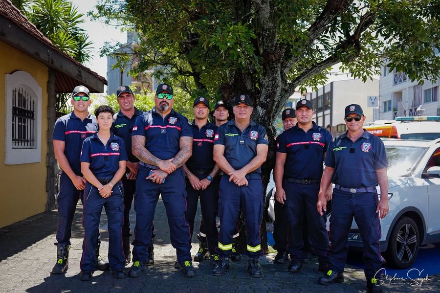 Sous un ciel de plomb qui embrase Papeete, Hinaupo - Photo 11