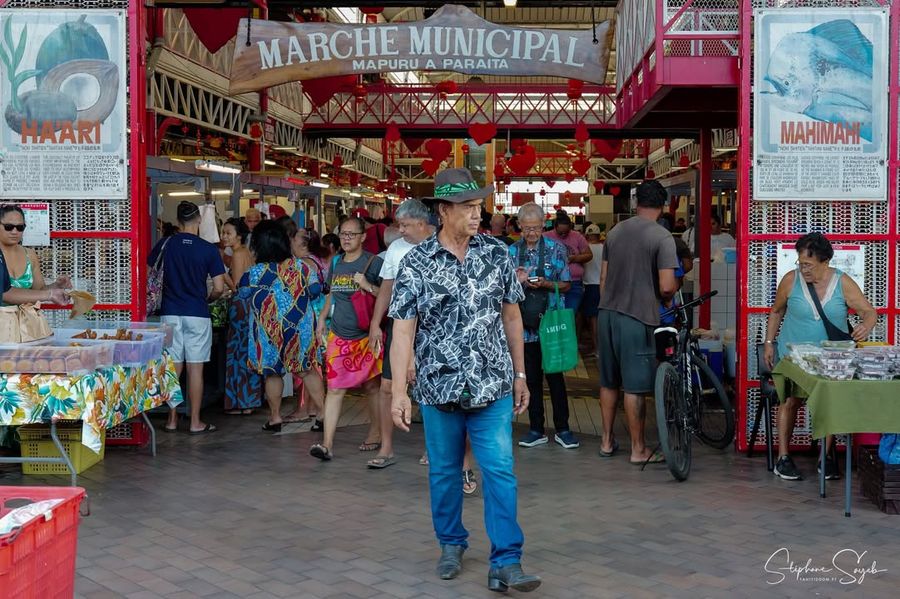 Un dimanche doré au marché de Papeete. Les bouquet - Photo 11