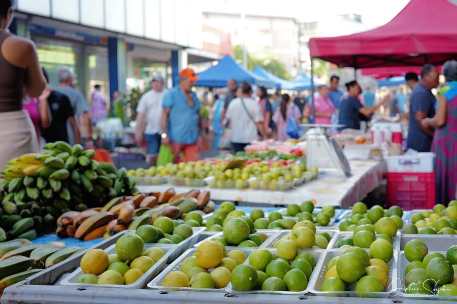 Un dimanche doré au marché de Papeete. Les bouquet - Photo 10