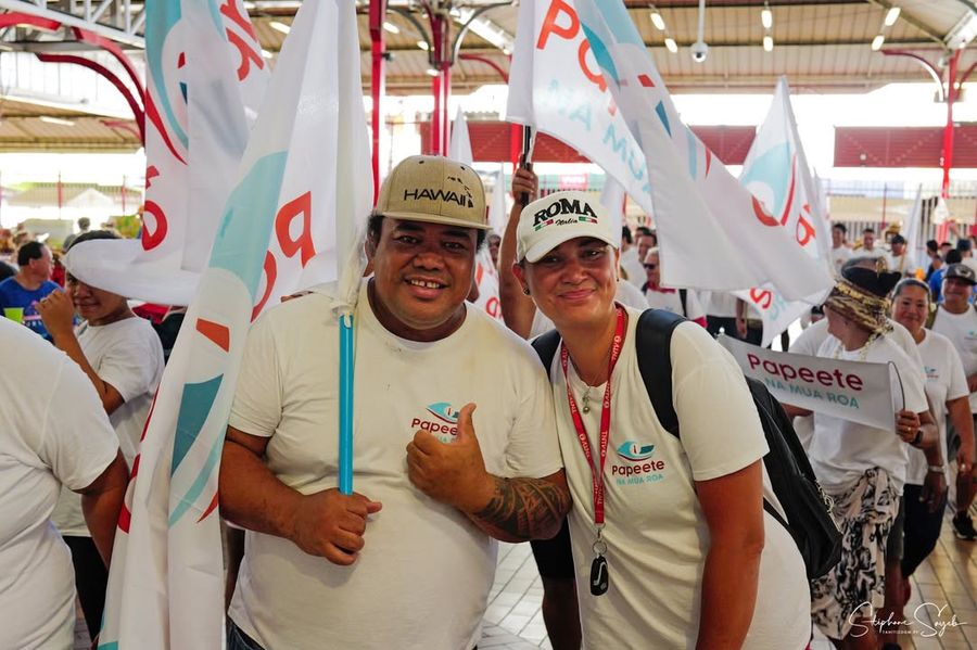 Dimanche matin au marché de Papeete, l’air sent le - Photo 6