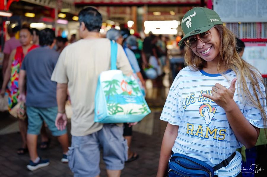 Dimanche matin au marché de Papeete, l’air sent le - Photo 9