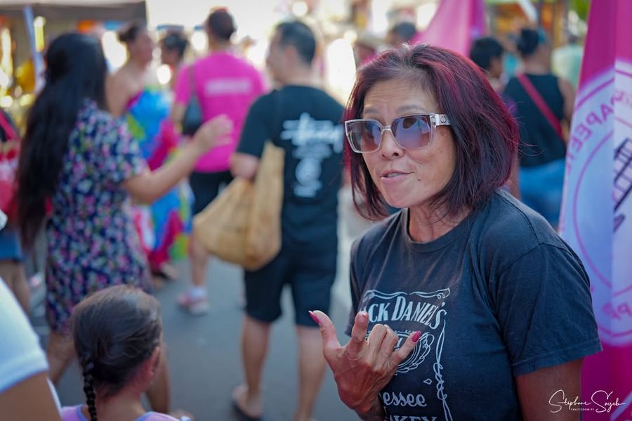Dimanche matin au marché de Papeete, l’air sent le - Photo 10